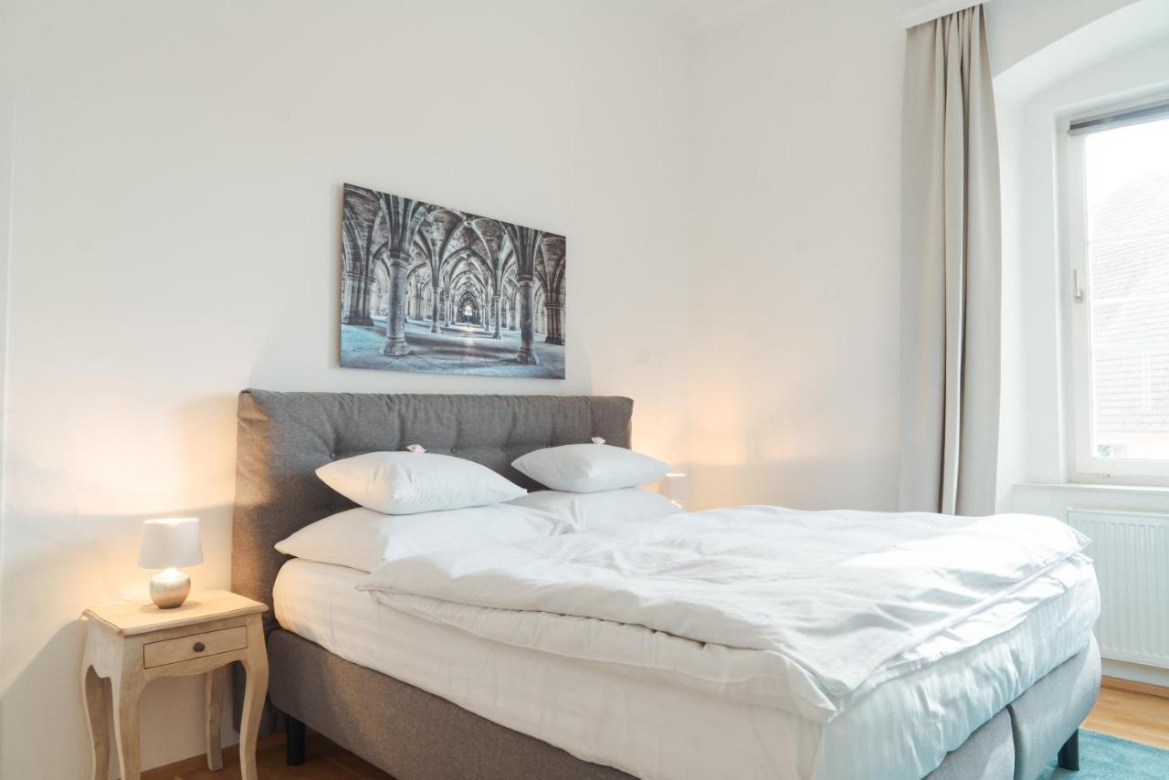 Smile Apartments Zur Gozzoburg Krems an der Donau Exterior photo